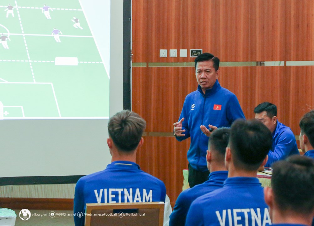 HLV Hoàng Anh Tuấn rút danh sách chính thức 23 cầu thủ U23 Việt Nam dự giải châu Á - ảnh 1