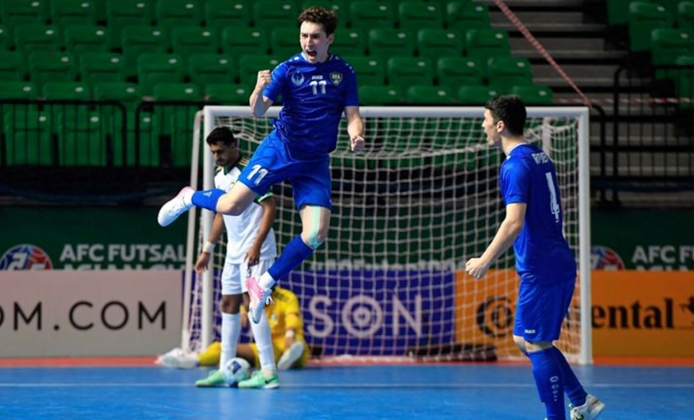 Tuyển Futsal Việt Nam làm quen nhà thi đấu, chuẩn bị cho trận chiến với Uzbekistan - ảnh 2