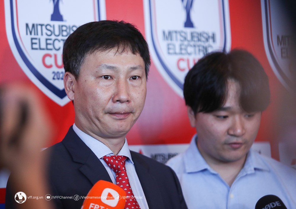 HLV Kim Sang-sik tin tưởng vào sự chuẩn bị của tuyển Việt Nam cho AFF Cup 2024 - ảnh 2