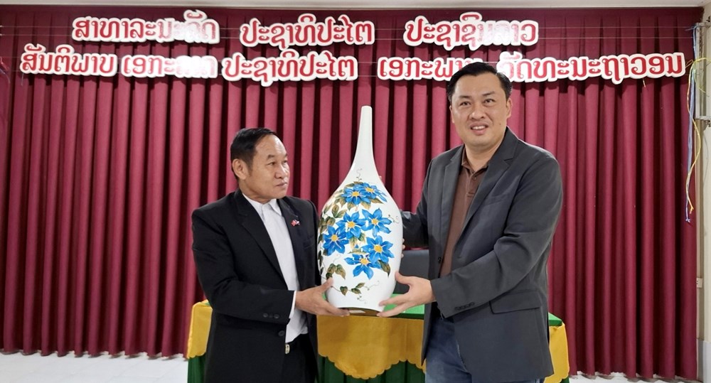 Bình Dương và tỉnh Chăm-pa-sắc (Lào) tăng cường hợp tác phát triển TDTT - ảnh 2