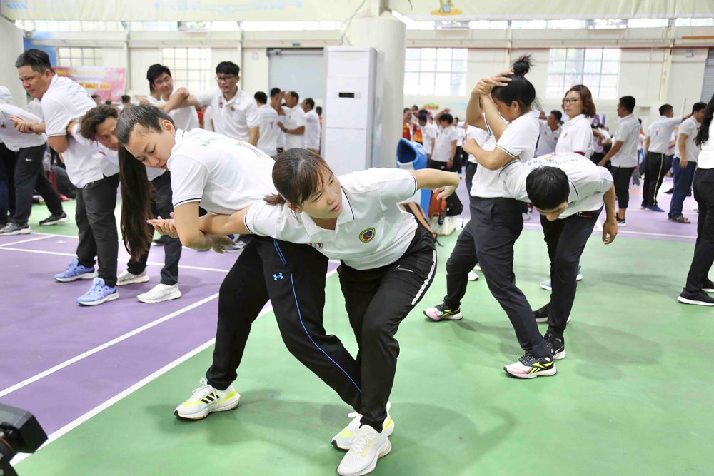 TP.HCM tập huấn võ tự vệ và võ nhạc Vovinam cho giáo viên tiểu học - ảnh 3