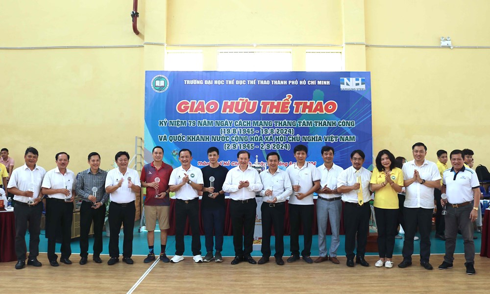 Sôi động thi đấu giao hữu thể thao Trường Đại học TDTT TP.HCM - ảnh 2