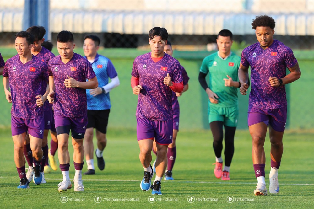 HLV Kim Sang-sik: Chúng tôi đến Thái Lan để đánh bại đối thủ và giành ngôi vô địch - ảnh 2