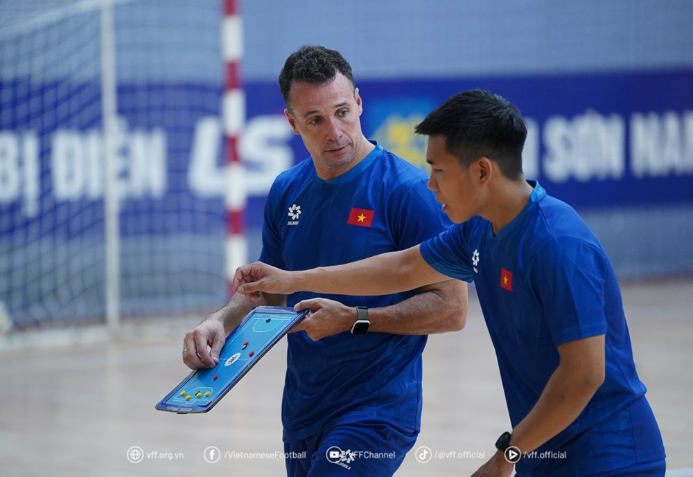 Đội tuyển Futsal Việt Nam bước vào tập luyện, chuẩn bị cho vòng loại châu Á và SEA Games 33 - ảnh 2