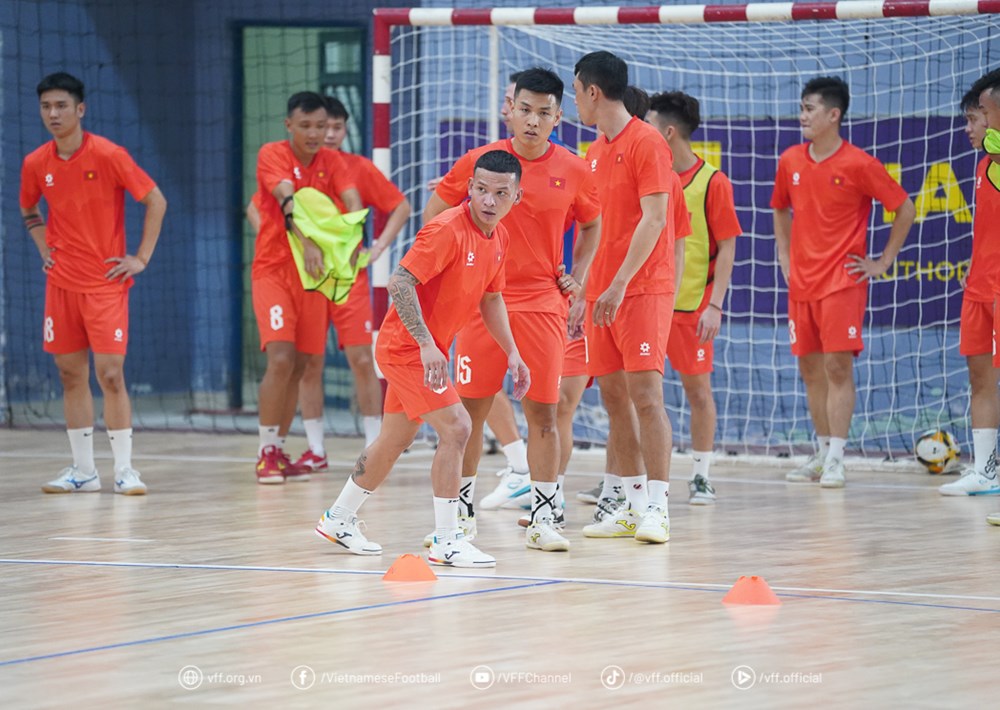 Đội tuyển Futsal Việt Nam bước vào tập luyện, chuẩn bị cho vòng loại châu Á và SEA Games 33 - ảnh 3
