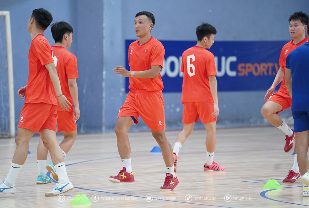 Đội tuyển Futsal Việt Nam bước vào tập luyện, chuẩn bị cho vòng loại châu Á và SEA Games 33 - ảnh 1