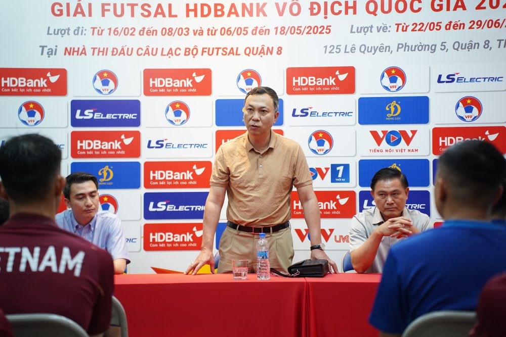 Lãnh đạo VFF động viên, giao nhiệm vụ cho hai đội tuyển Futsal nam, nữ quốc gia - ảnh 1