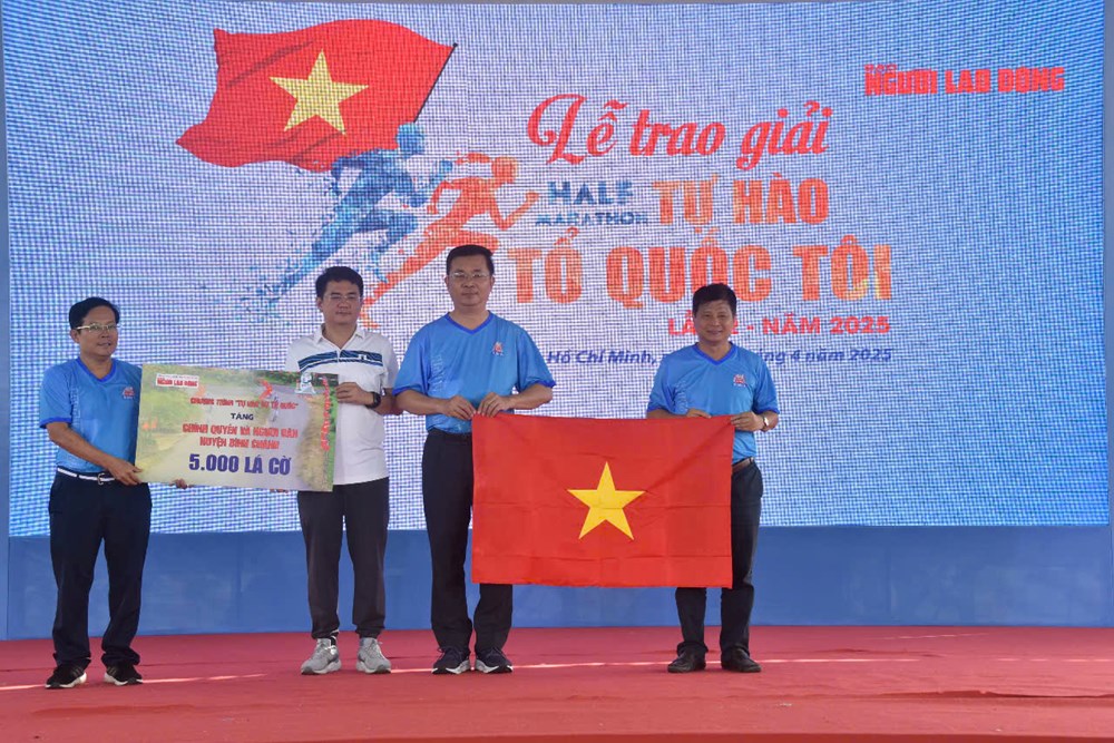 Nhiều ấn tượng tại Giải Half-marathon “Tự hào Tổ quốc tôi” năm 2025 - ảnh 1