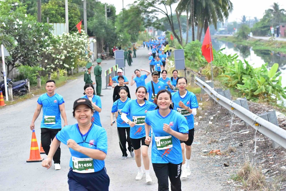 Nhiều ấn tượng tại Giải Half-marathon “Tự hào Tổ quốc tôi” năm 2025 - ảnh 4