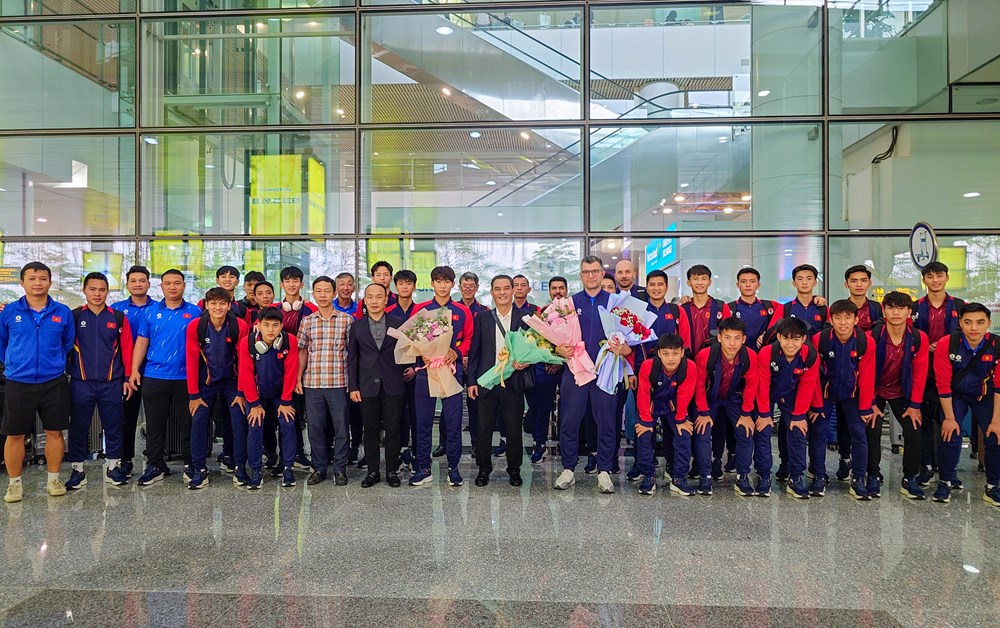 U17 Việt Nam về nước sau hành trình tại giải châu Á - ảnh 1