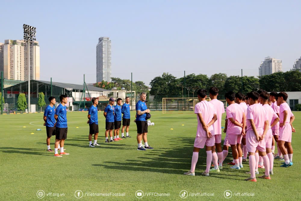 U16 Việt Nam bắt đầu “rèn quân”, chuẩn bị cho giải quốc tế tại Trung Quốc - ảnh 1