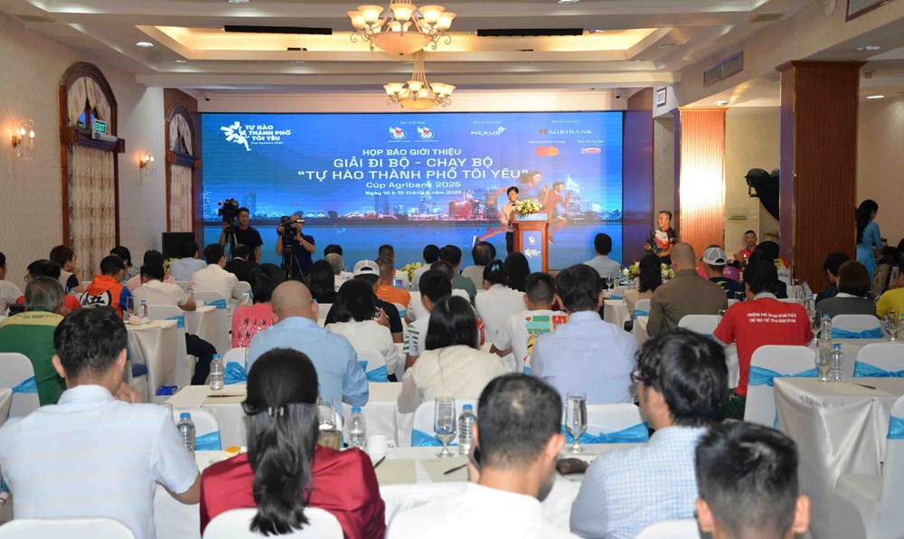 Khoảng 6.000 người tham dự Giải đi bộ - chạy bộ “Tự hào Thành phố tôi yêu” - ảnh 1