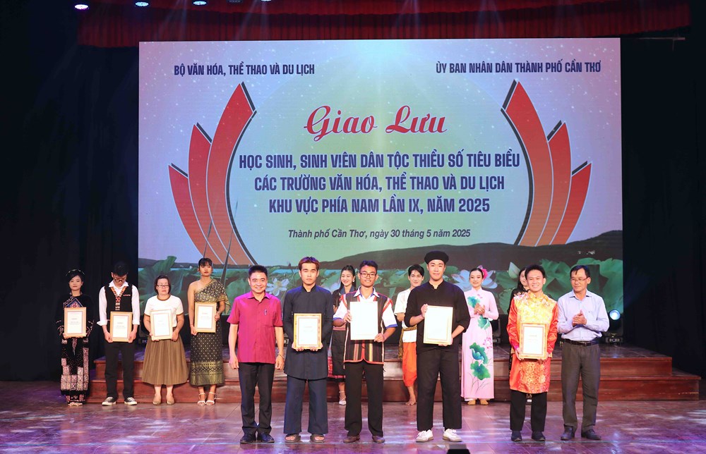 Chương trình Giao lưu học sinh, sinh viên dân tộc thiểu số tiêu biểu các trường VHTTDL khu vực phía Nam 2025 - ảnh 7
