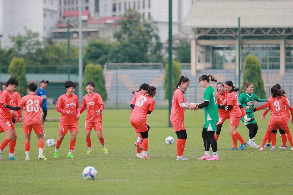 Cầu thủ Việt kiều cố gắng hoà nhập tốt cùng đội tuyển nữ Việt Nam - ảnh 2