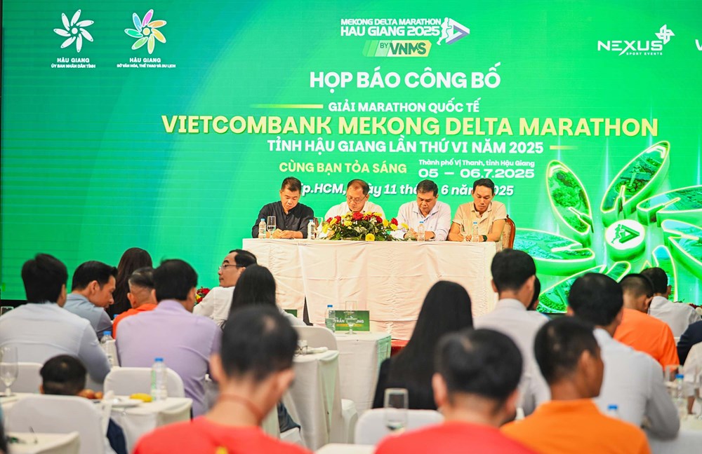 Khoảng 10.000 người tham dự Giải Marathon quốc tế “Vietcombank Mekong Delta” Hậu Giang 2025 - ảnh 1
