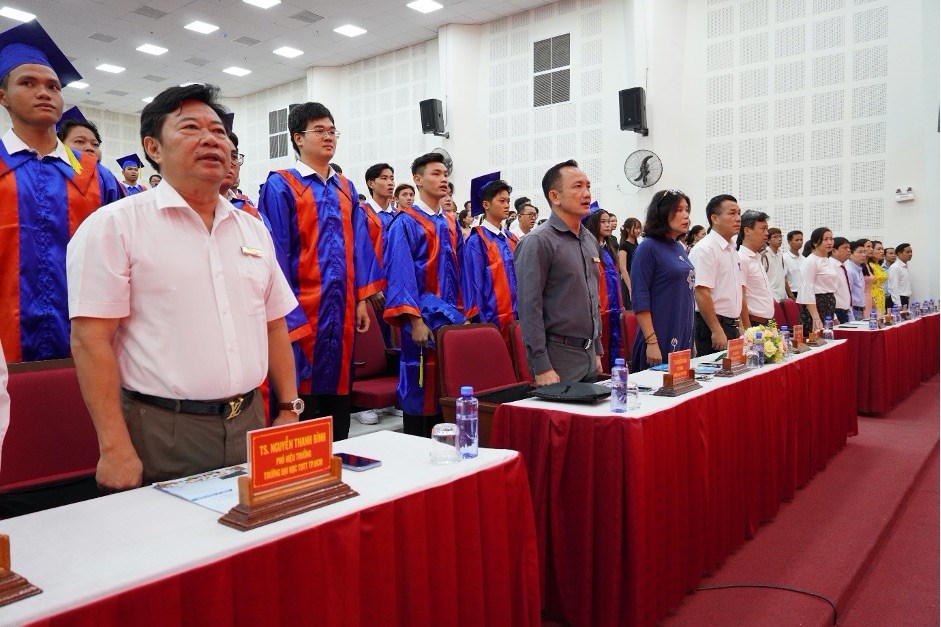 Trường Đại học TDTT TP.HCM tổ chức Lễ tốt nghiệp và trao bằng cử nhân đợt 2 năm 2025 - ảnh 1