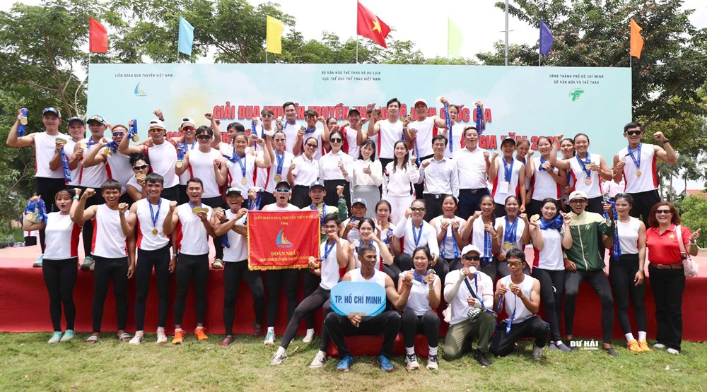 TP.HCM nhất toàn đoàn Giải đua thuyền truyền thống VĐQG 2025 - ảnh 1