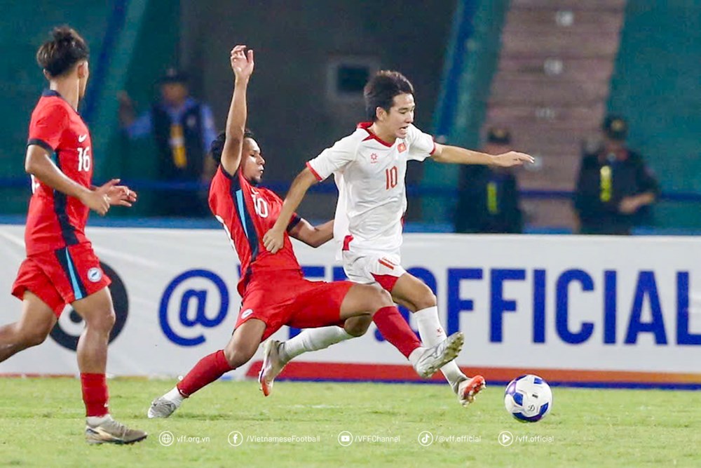 HLV Kim Sang-sik: U23 Việt Nam sẽ tiếp tục cải thiện khả năng dứt điểm - ảnh 2
