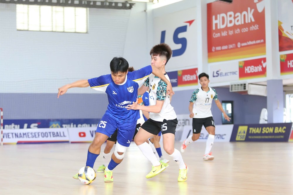 Xác định 4 đội vào bán kết Giải Futsal U20 quốc gia 2025 - ảnh 1