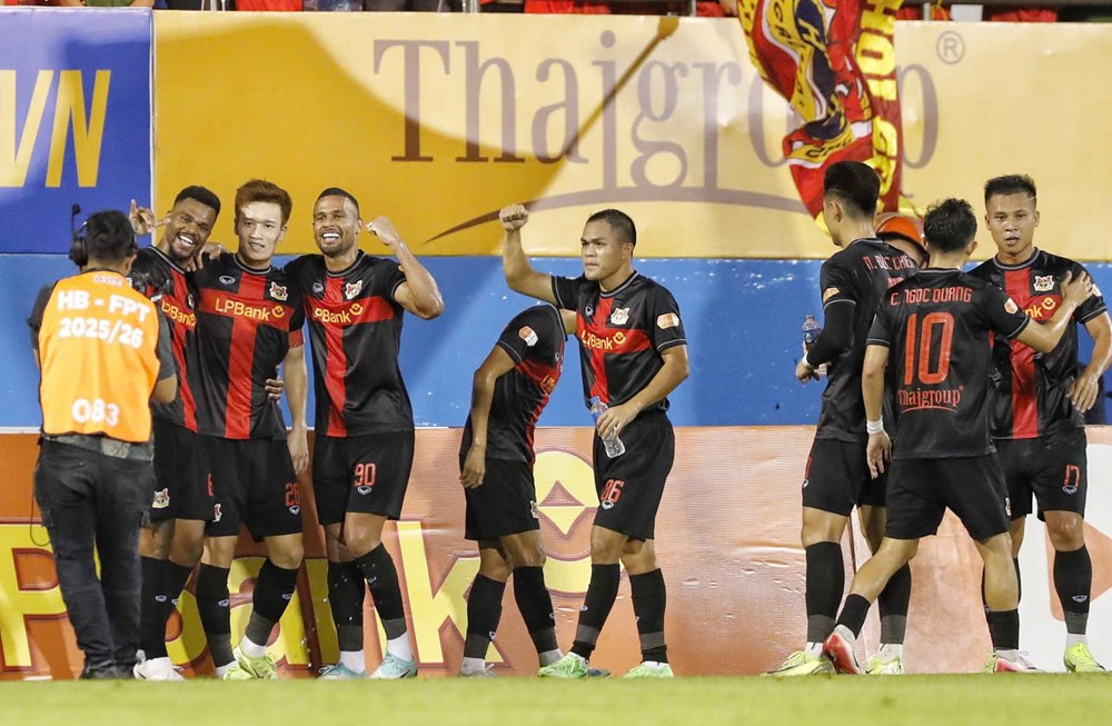 Kết quả và bảng xếp hạng mới nhất V.League 2025/26: Ninh Bình độc chiếm ngôi đầu - ảnh 1