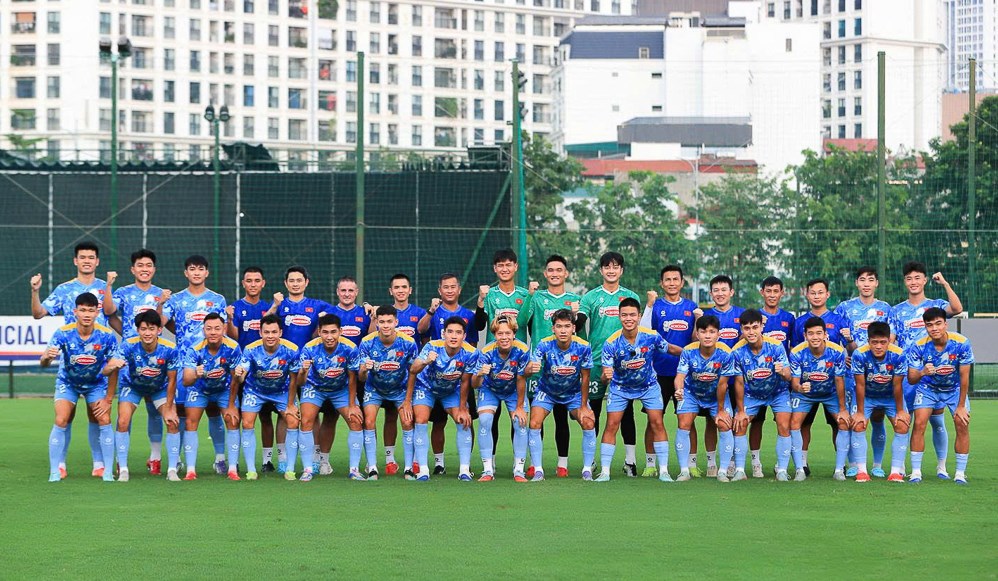 U23 Việt Nam lên đường sang UAE tập huấn - ảnh 1