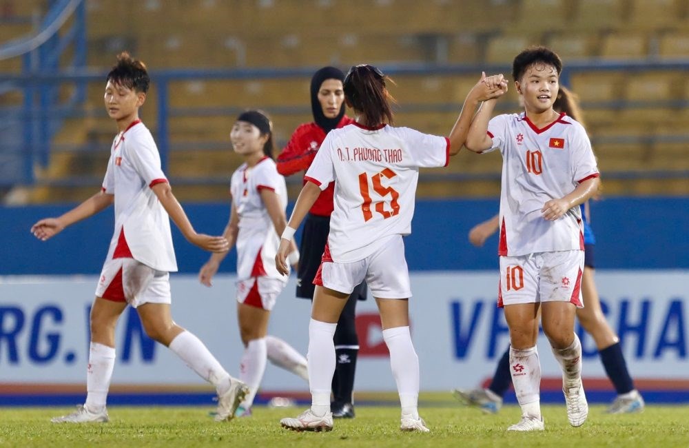 U17 nữ Việt Nam thắng đậm trong ngày ra quân Vòng loại U17 châu Á 2026 - ảnh 1