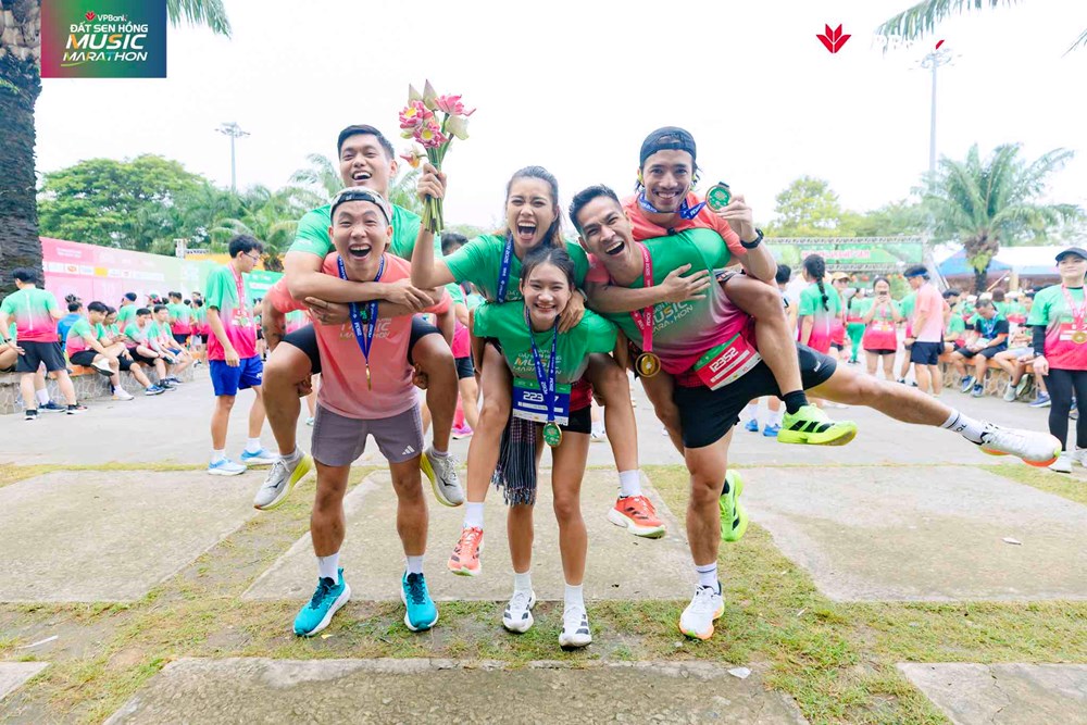 12.800 runner về đích, VPBank Đất Sen Hồng Music Marathon 2025 kết thúc ấn tượng - ảnh 8