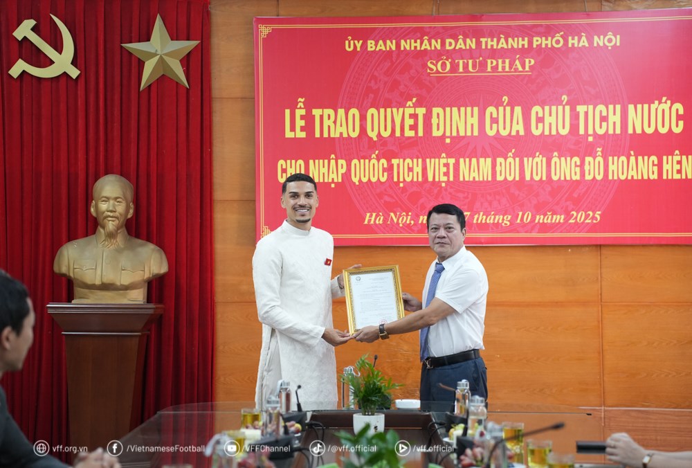 Cầu thủ nhập tịch Đỗ Hoàng Hên khao khát cống hiến cho bóng đá Việt Nam - ảnh 1