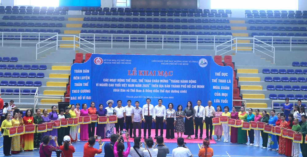 TP.HCM: Sôi nổi các hoạt động TDTT chào mừng Tháng hành động vì người cao tuổi - ảnh 3