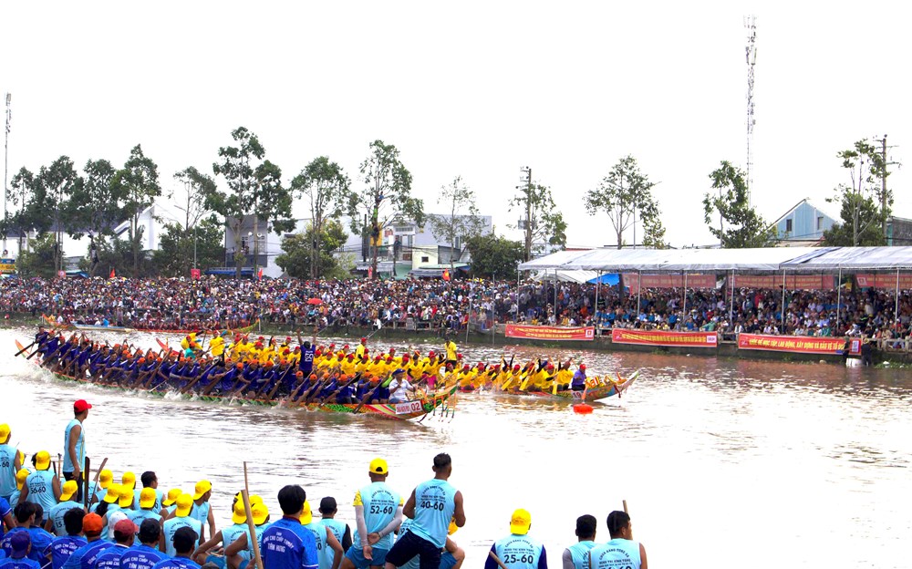 Sôi động Giải đua ghe Ngo TP. Cần Thơ 2025 - ảnh 4