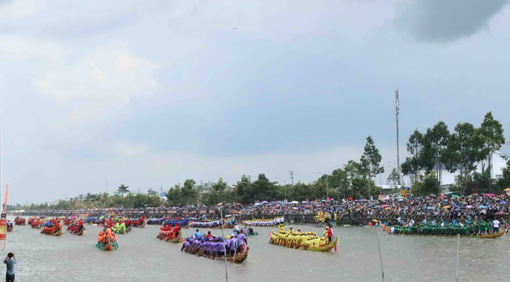 Sôi động Giải đua ghe Ngo TP. Cần Thơ 2025 - ảnh 3