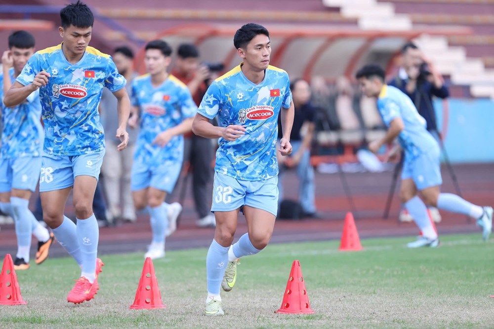 Đội tuyển Việt Nam trở lại tập luyện, chuẩn bị cho trận đấu với Lào - ảnh 3