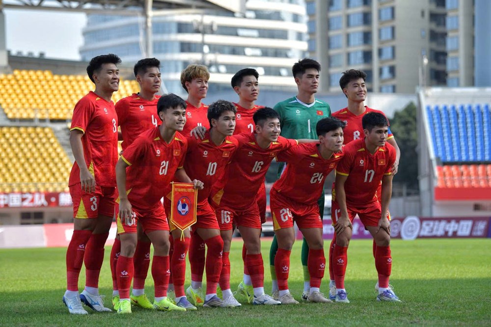 U22 Việt Nam thua đáng tiếc U22 Uzbekistan tại Panda Cup 2025 - ảnh 1