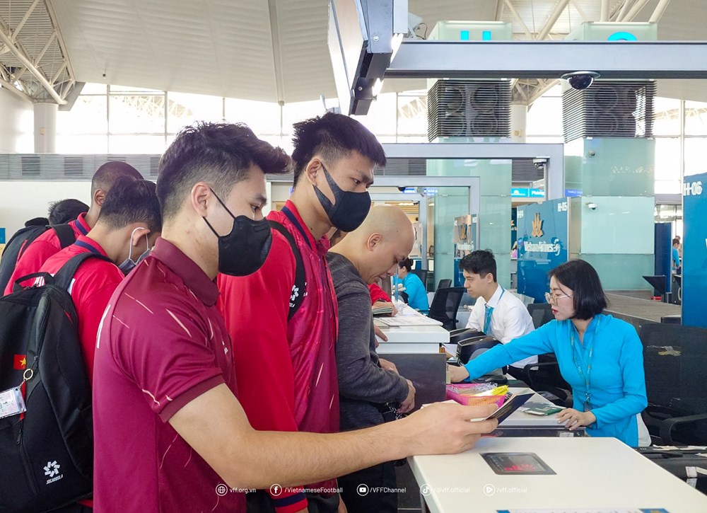 Đội tuyển Việt Nam lên đường sang Lào thi đấu Vòng loại cuối Asian Cup 2027 - ảnh 1