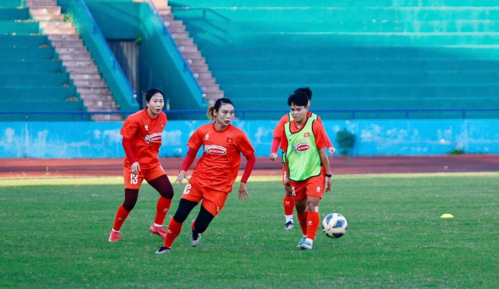 Đội tuyển nữ Việt Nam sang Phú Thọ tập luyện, chuẩn bị cho SEA Games 33 - ảnh 1