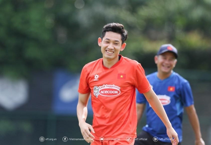 Tiền vệ đội tuyển Việt Nam tự tin trước trận đấu với Lào - ảnh 1