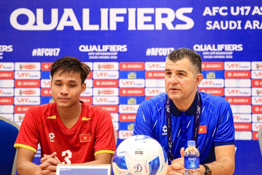 Giành vé dự VCK U17 châu Á 2026, HLV U17 Việt Nam gửi lời cảm ơn người hâm mộ - ảnh 1