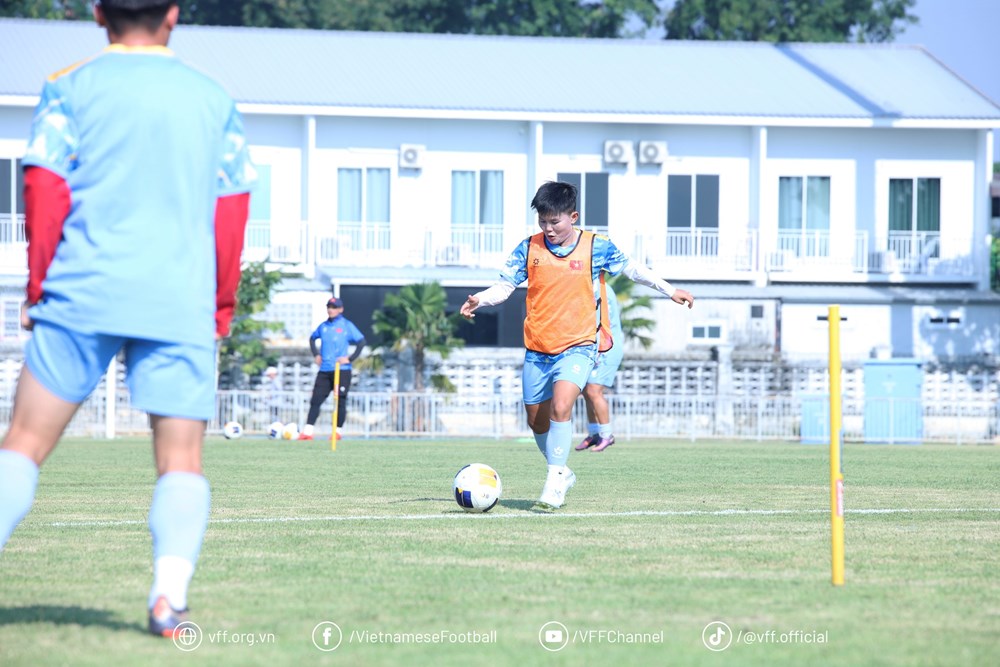 SEA Games 33: Đội tuyển nữ Việt Nam chuẩn bị kỹ lưỡng cho trận ra quân gặp Malaysia - ảnh 1