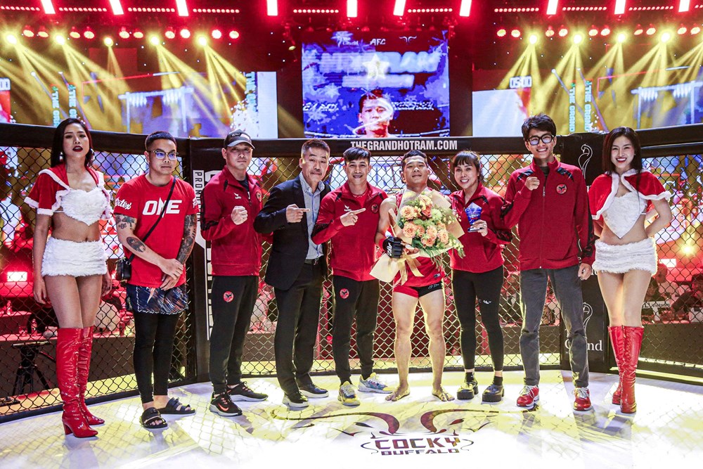 Võ sĩ Việt Nam hạ knock-out cao thủ Hàn Quốc tại AFC 39 - ảnh 2