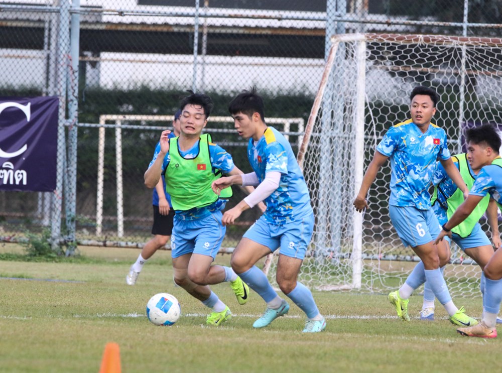 U22 Việt Nam nỗ lực chuẩn bị chu toàn cho trận đấu với U22 Malaysia - ảnh 1