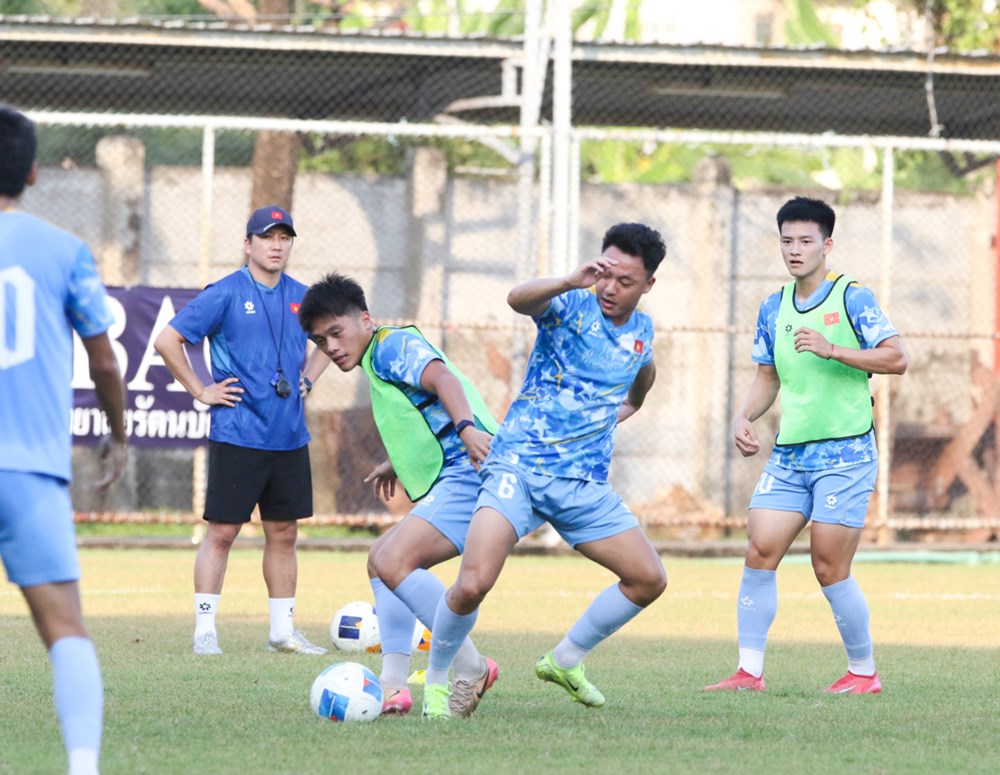 U22 Việt Nam nỗ lực chuẩn bị chu toàn cho trận đấu với U22 Malaysia - ảnh 4