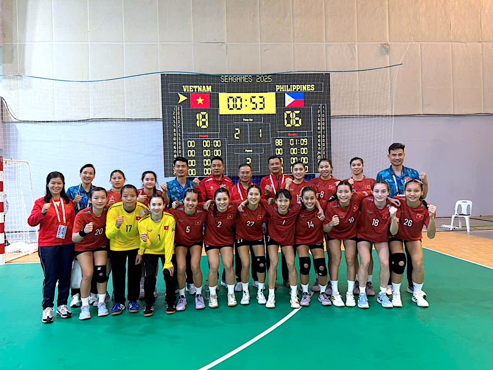 SEA Games 33 ngày 10.12: Các cô gái bóng chuyền và bóng ném cùng thắng dễ trận ra quân - ảnh 3