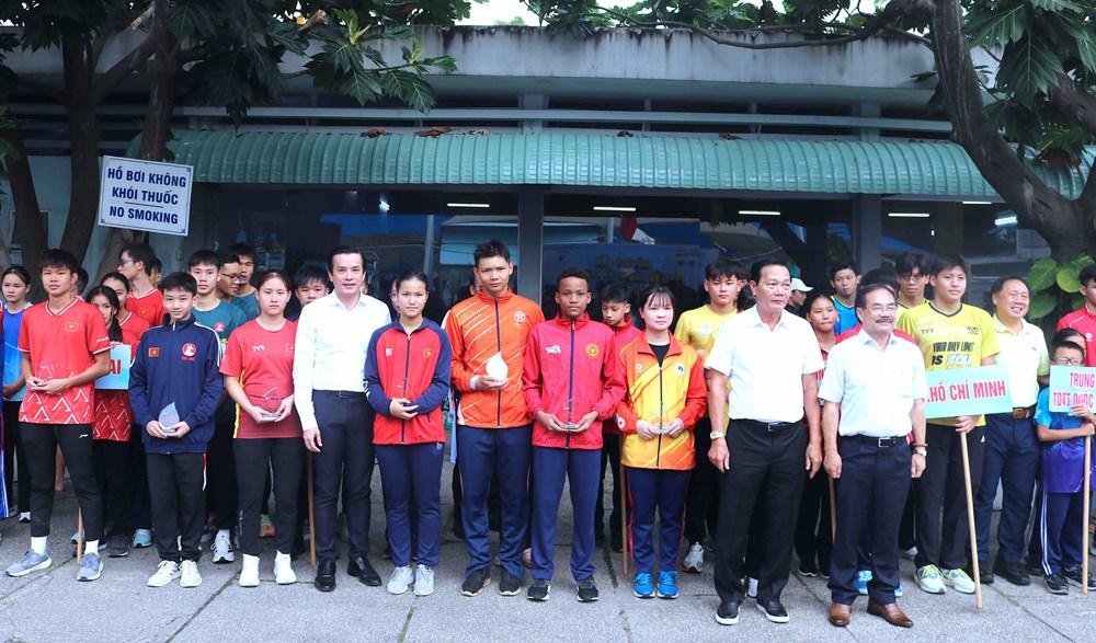 Khởi tranh Giải bơi - lặn các VĐV xuất sắc quốc gia 2025 - ảnh 2