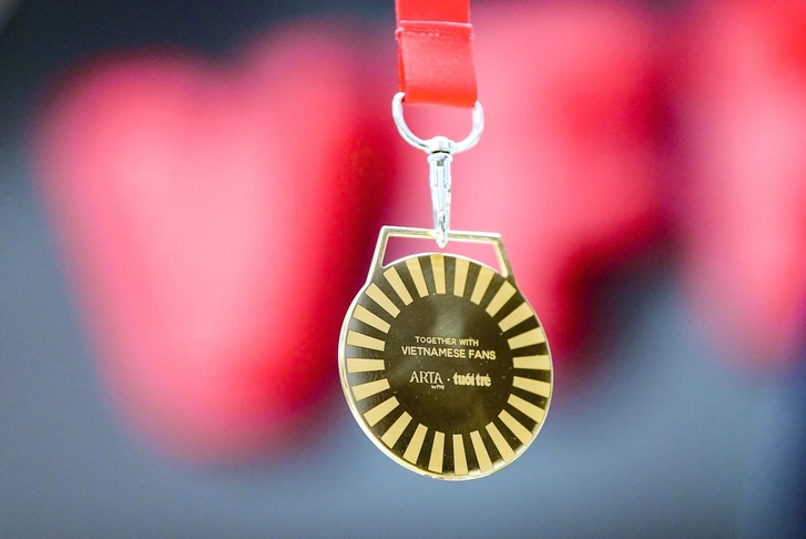 Tấm Huy chương vàng của HLV Kim Sang-sik có gì đặc biệt? - ảnh 2