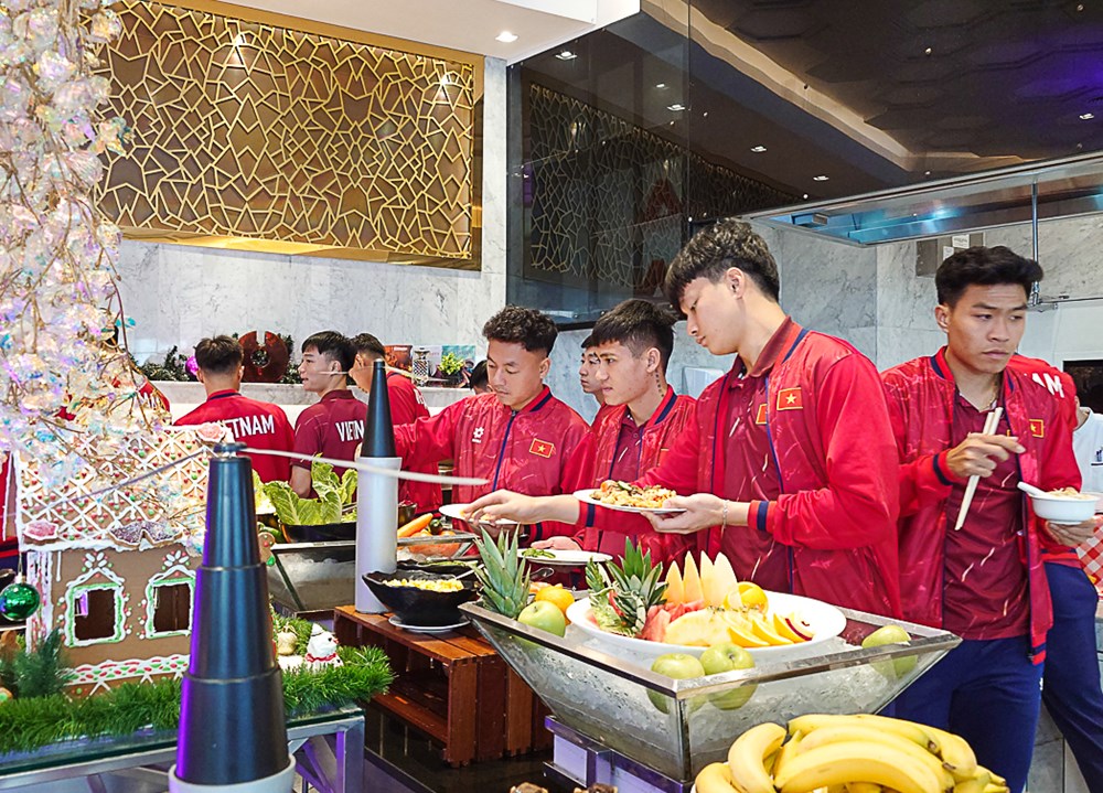 U23 Việt Nam đã đến Qatar, bắt đầu chuyến tập huấn chuẩn bị cho VCK U23 châu Á 2026 - ảnh 4