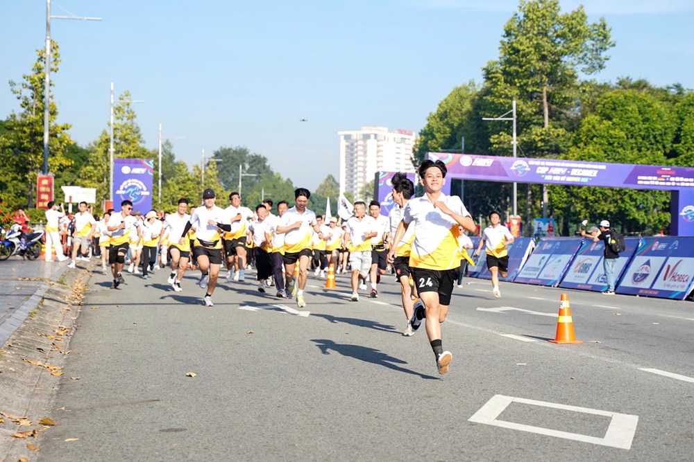 Sôi động Giải Việt dã TP.HCM chào năm mới 2026 - ảnh 4