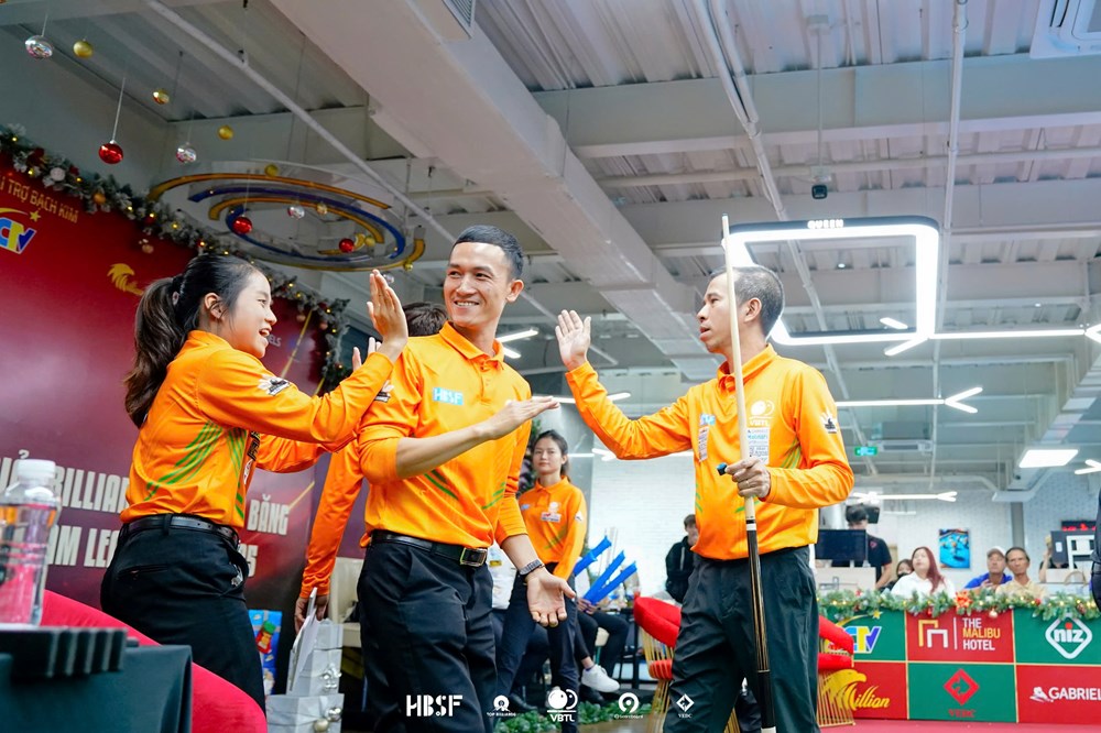 Trần Quyết Chiến cùng đồng đội vô địch VBTL 2025 - ảnh 3