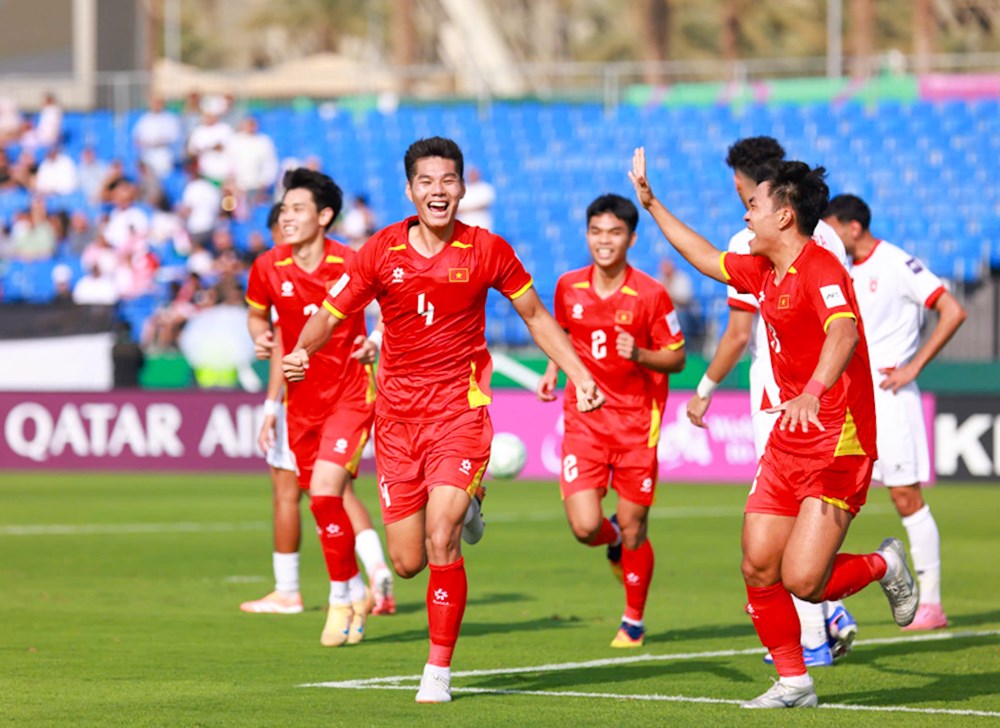 Trung vệ Hiểu Minh nói gì khi ghi bàn giúp U23 Việt Nam đánh bại U23 Jordan? - ảnh 1