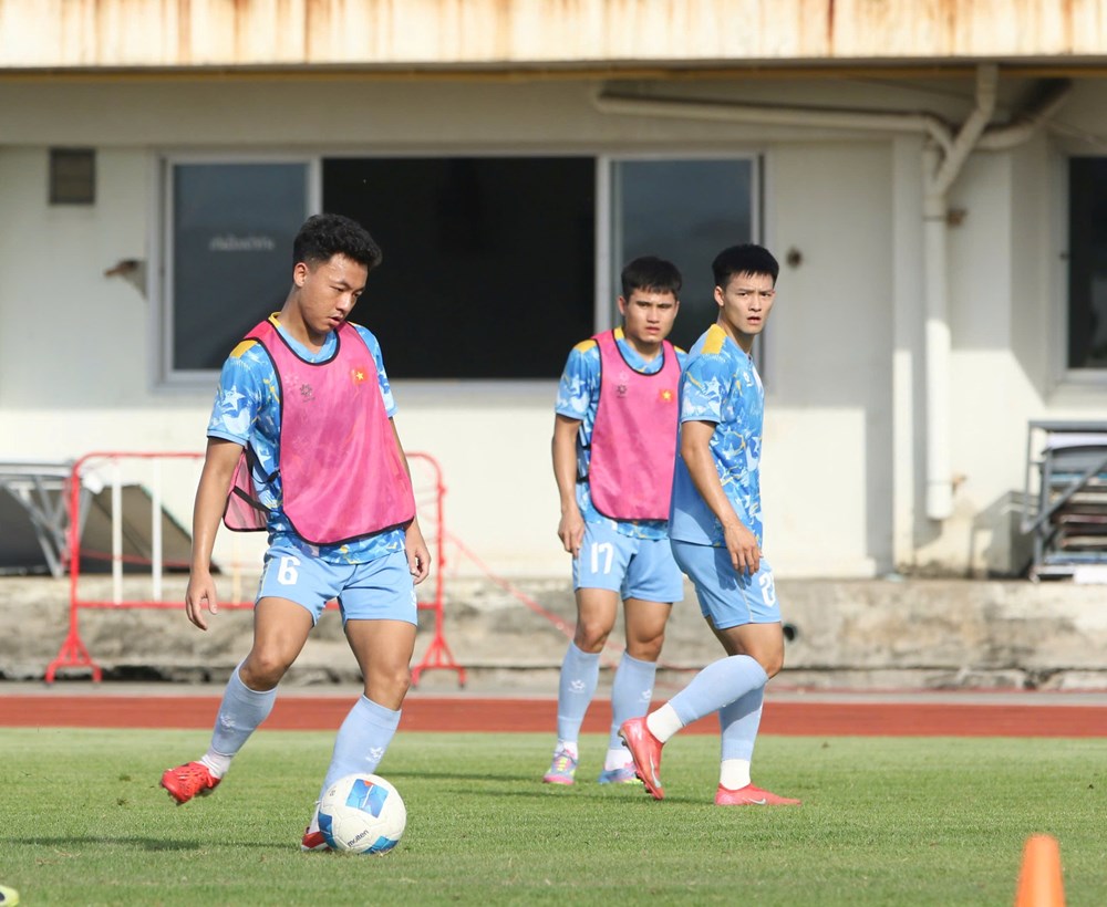 Tiền vệ Nguyễn Thái Sơn: U23 Việt Nam luôn cố gắng thi đấu hơn 100% khả năng - ảnh 3