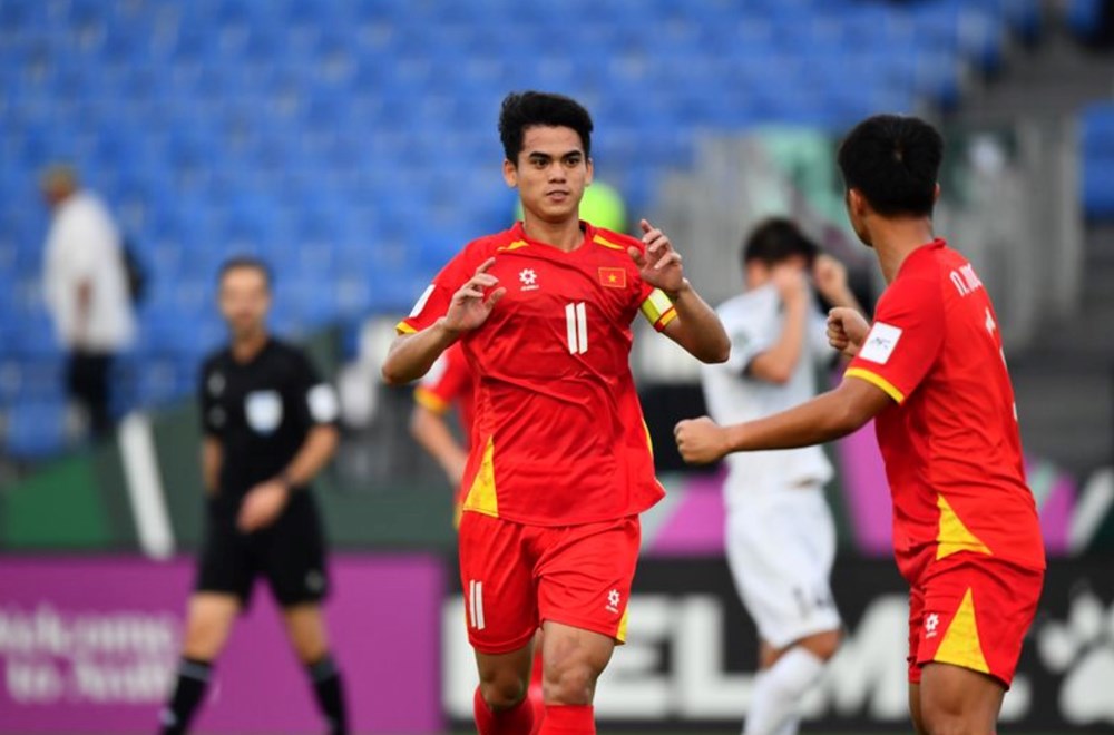 Hạ đẹp U23 Kyrgyzstan, U23 Việt Nam rộng cửa vào tứ kết VCK U23 châu Á 2026 - ảnh 2
